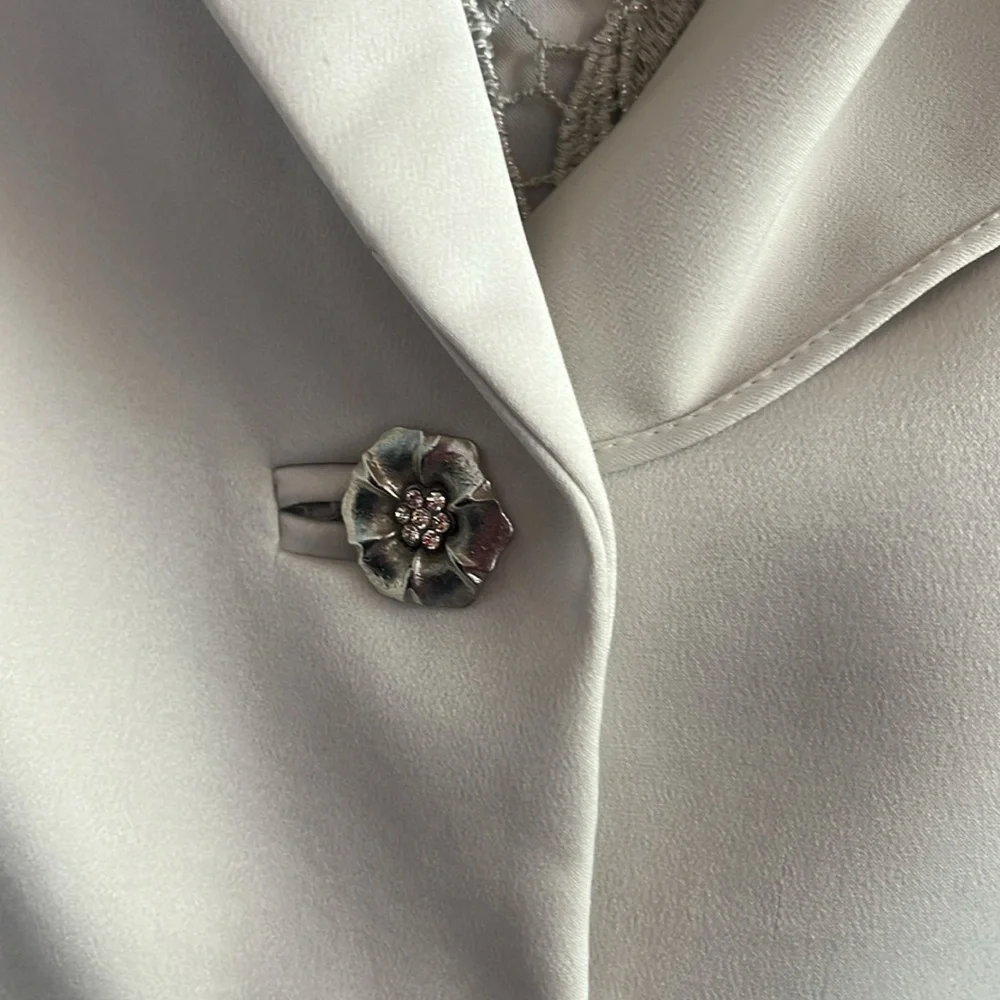 Tahari Gray Formal Suit Lace Sirt Size 8P  NWT - Picture 8 of 16